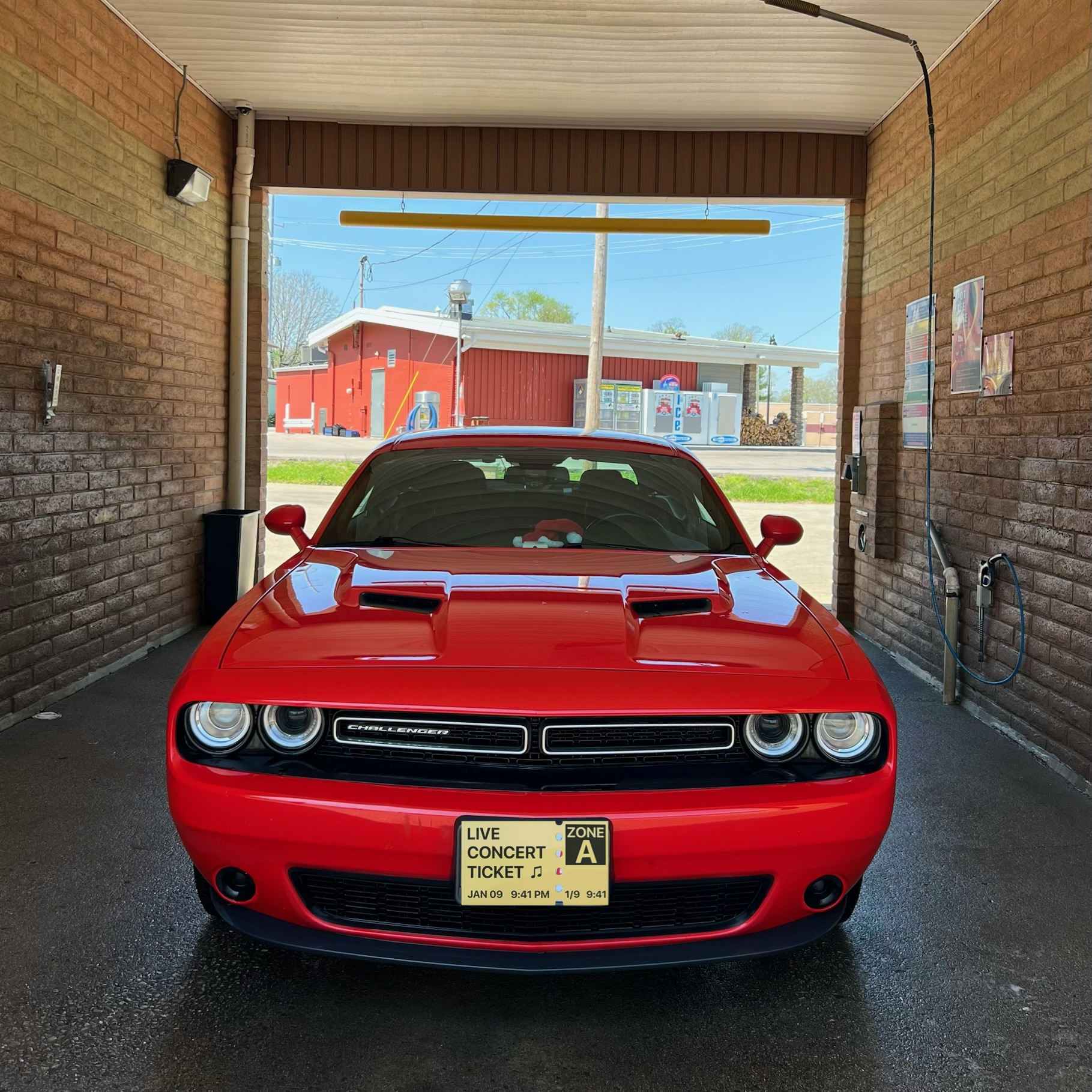 Used 2022 Dodge Challenger SXT RWD image 1