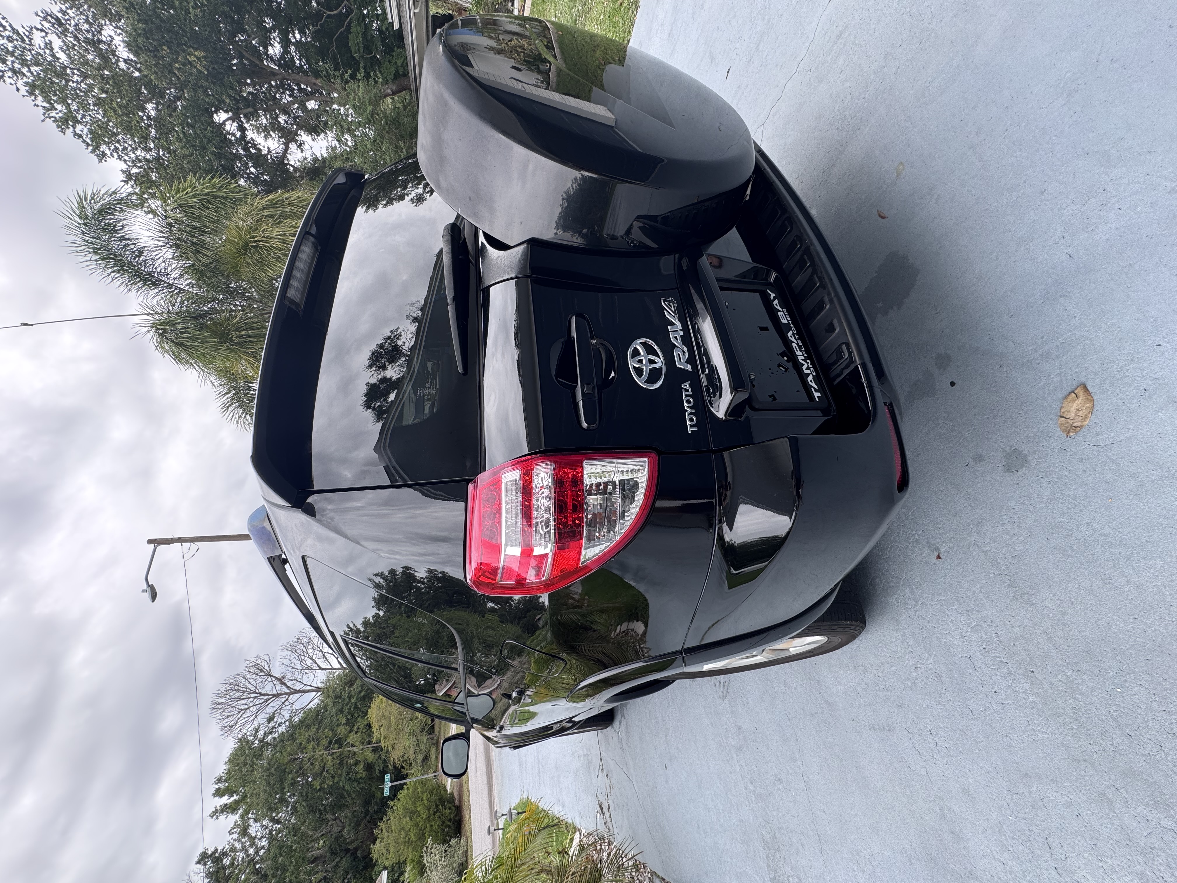 Used 2010 Toyota RAV4 Limited AWD/4WD image 11