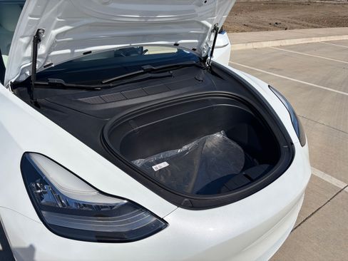 Used 2018 Tesla Model 3 Long Range image 11