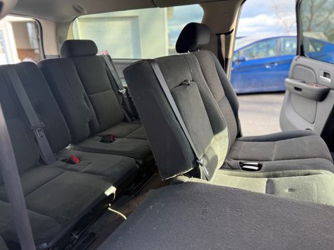 Used 2008 Chevrolet Suburban LT image 10