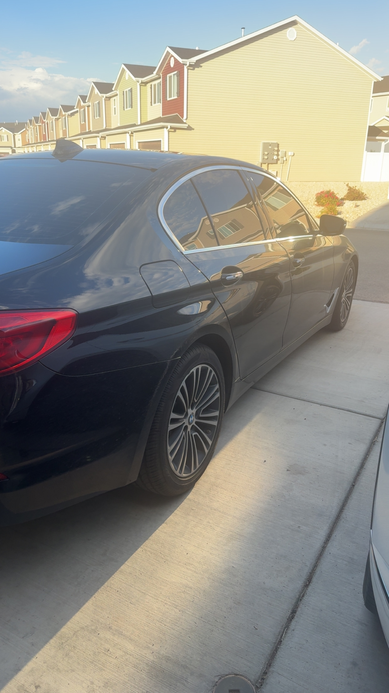 Used 2017 BMW 530i RWD image 2