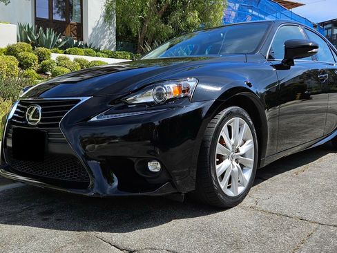 Used 2016 Lexus IS 200t image 4