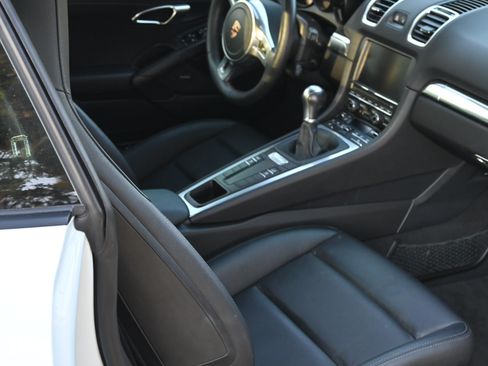 Used 2014 Porsche Cayman RWD image 22