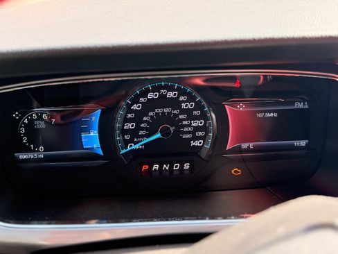 Used 2014 Ford Taurus SEL w/ Equipment Group 201A image 10