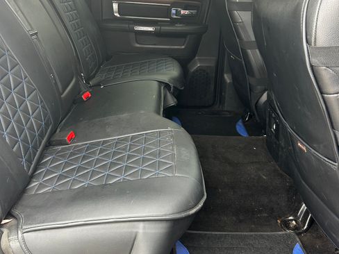 Used 2015 RAM 1500 Laramie w/ Convenience Group image 10