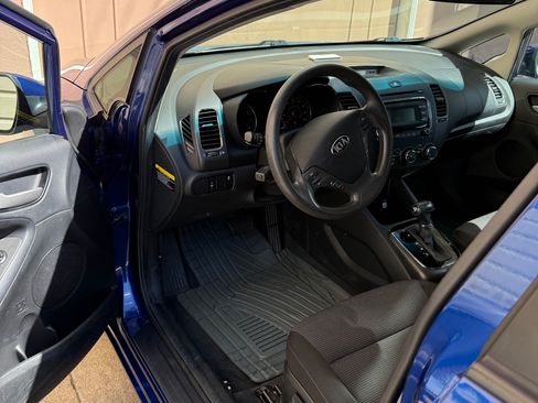 Used 2017 Kia Forte LX FWD image 19