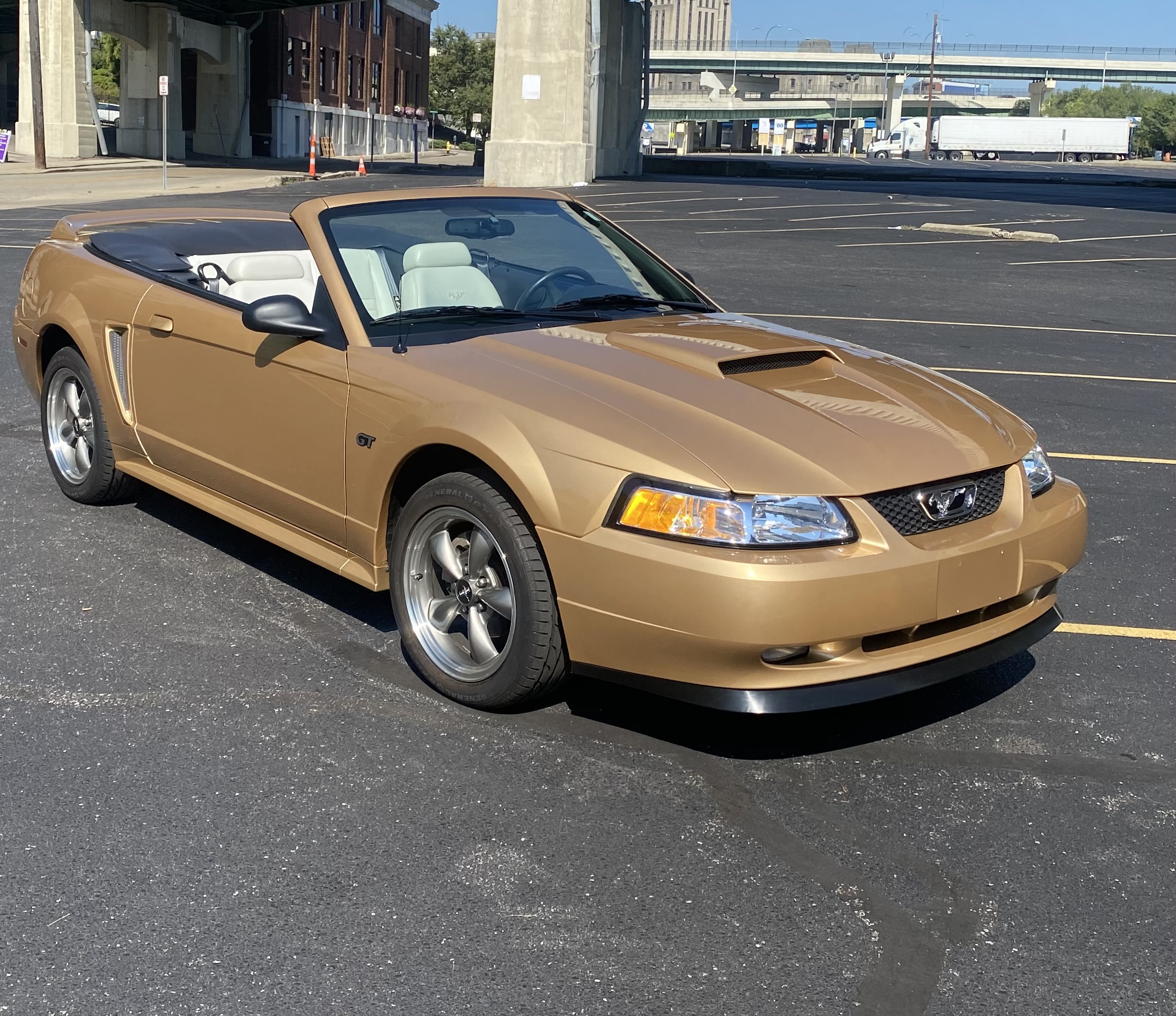 Used 2000 Ford Mustang GT RWD image 8