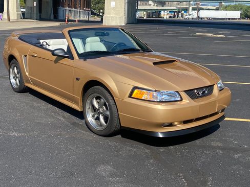 Used 2000 Ford Mustang GT RWD image 8