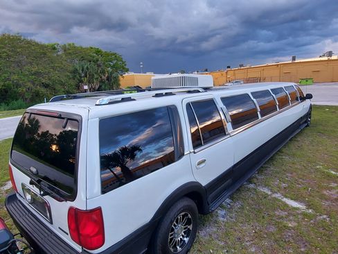 Used 1999 Lincoln Navigator 2WD image 12