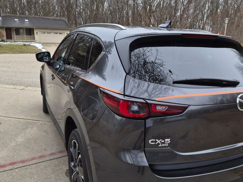 Used 2023 MAZDA CX-5 AWD 2.5 S w/ Premium Package image 11