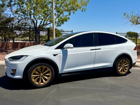 Used 2020 Tesla Model X AWD/4WD image 4