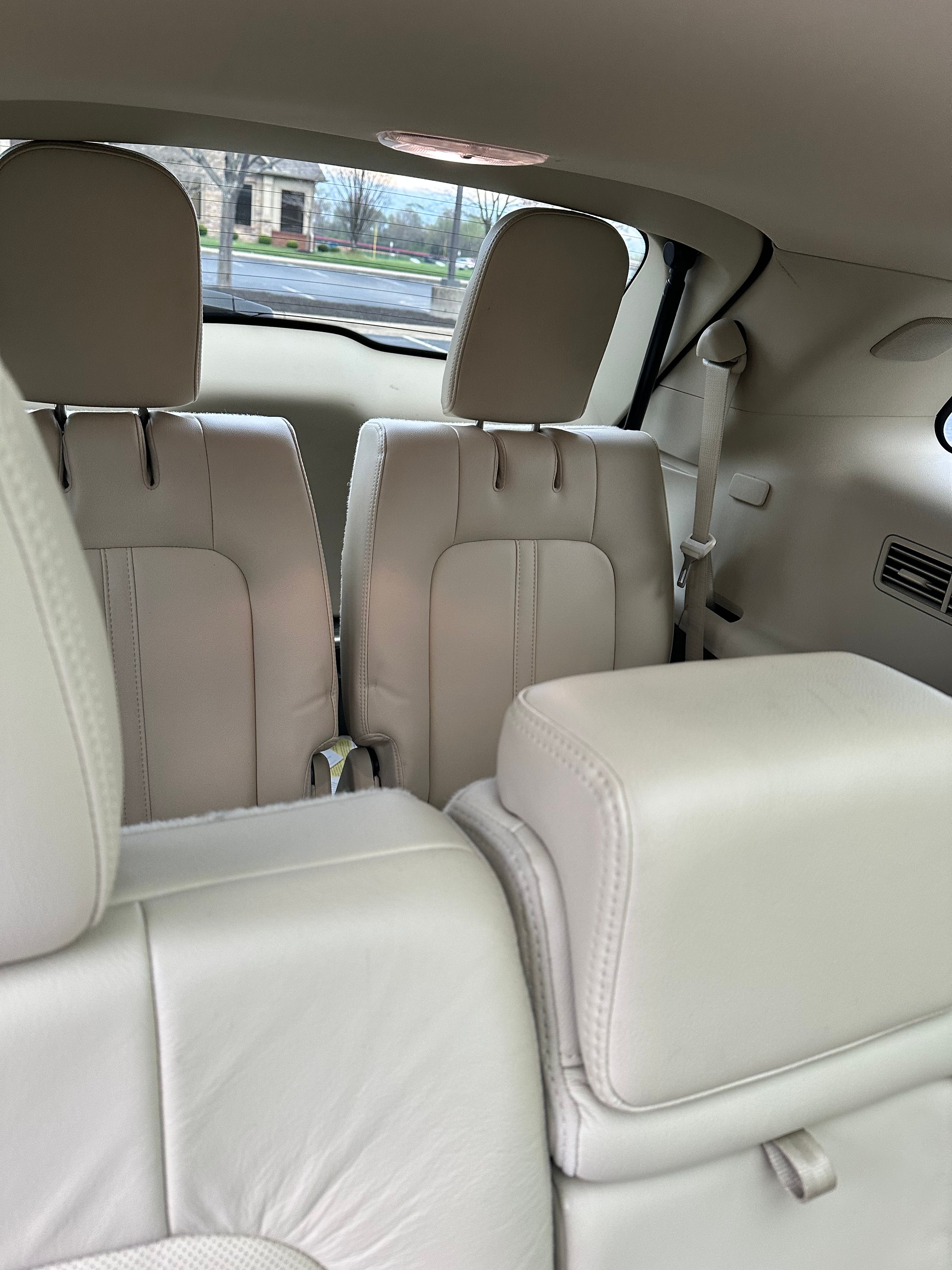 Used 2013 Lincoln MKT AWD image 14