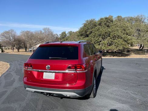 Used 2019 Volkswagen Atlas SE w/ Towing Package image 6