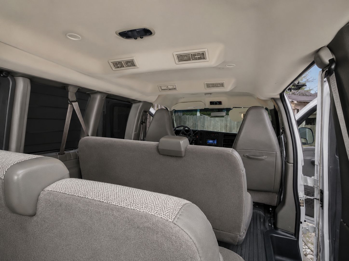Used 2017 Chevrolet Express 3500 LT w/ LT Preferred Equipment Group RWD image 19