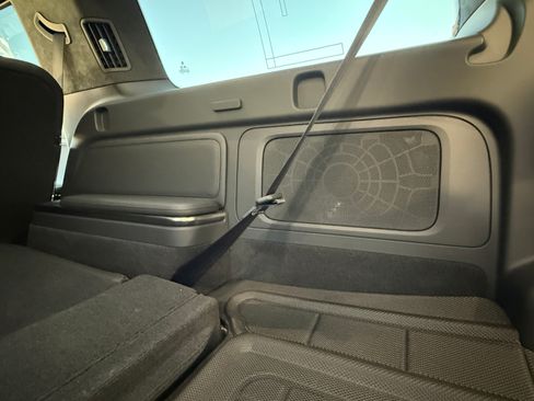 Used 2022 Rivian R1S Launch Edition image 12