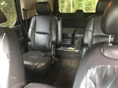 Used 2013 Cadillac Escalade Luxury image 11