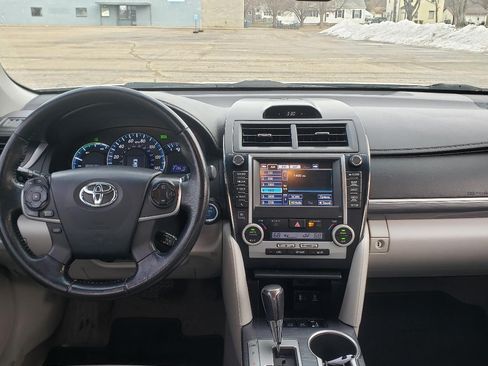 Used 2012 Toyota Camry XLE image 4