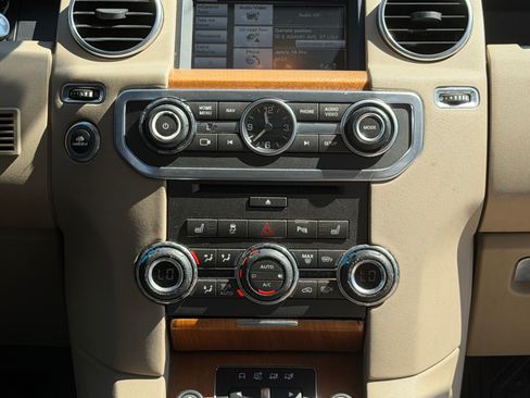 Used 2015 Land Rover LR4 HSE LUX AWD/4WD image 9
