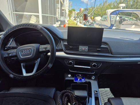 Used 2024 Audi Q5 2.0T Premium w/ Summer of Audi Package image 6