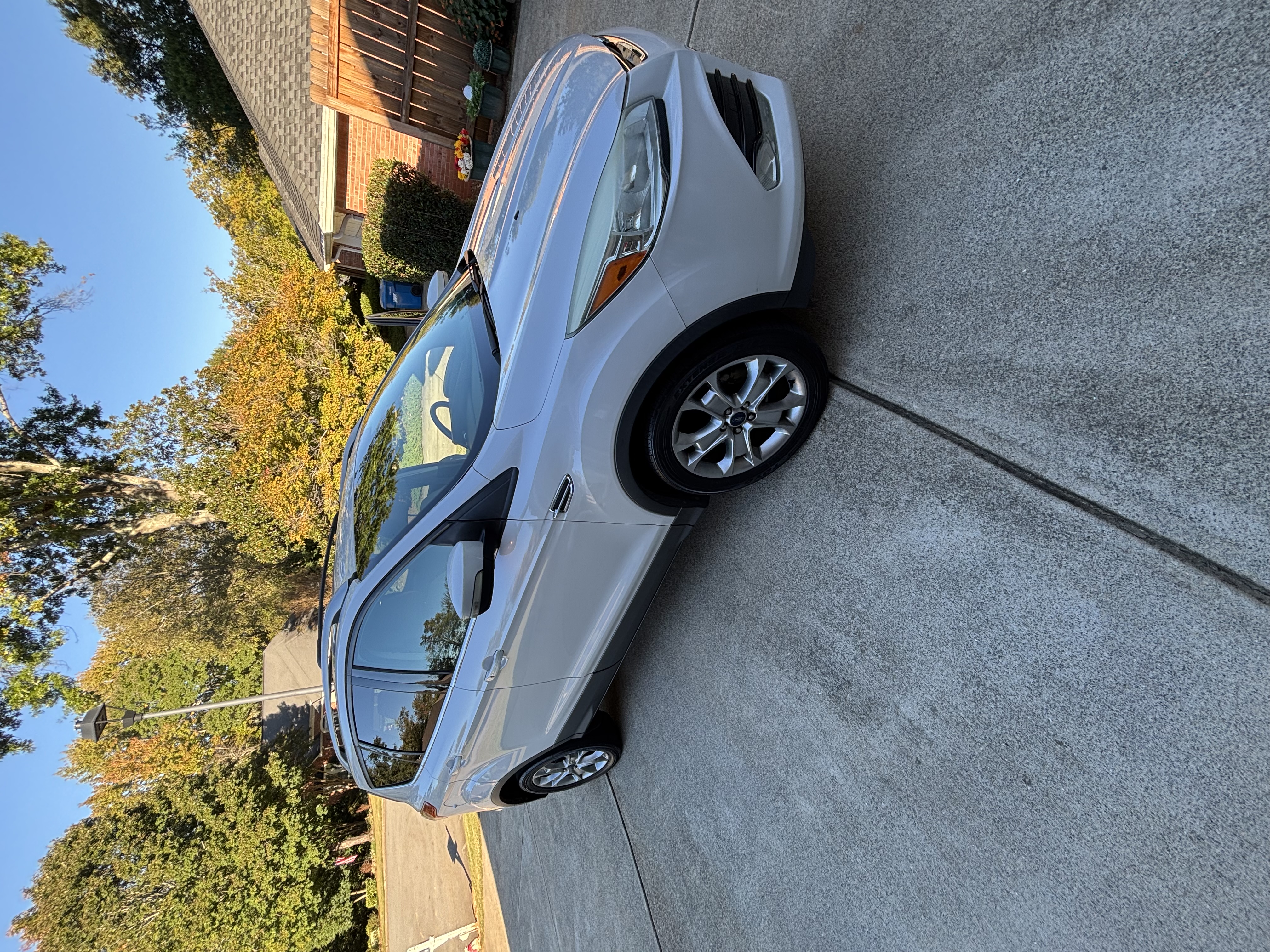 Used 2014 Ford Escape Titanium FWD image 1