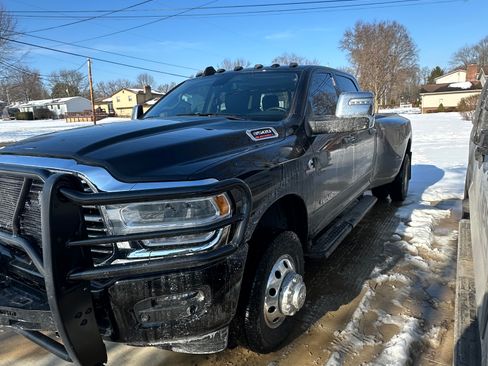 Used 2024 RAM 3500 Laramie image 13