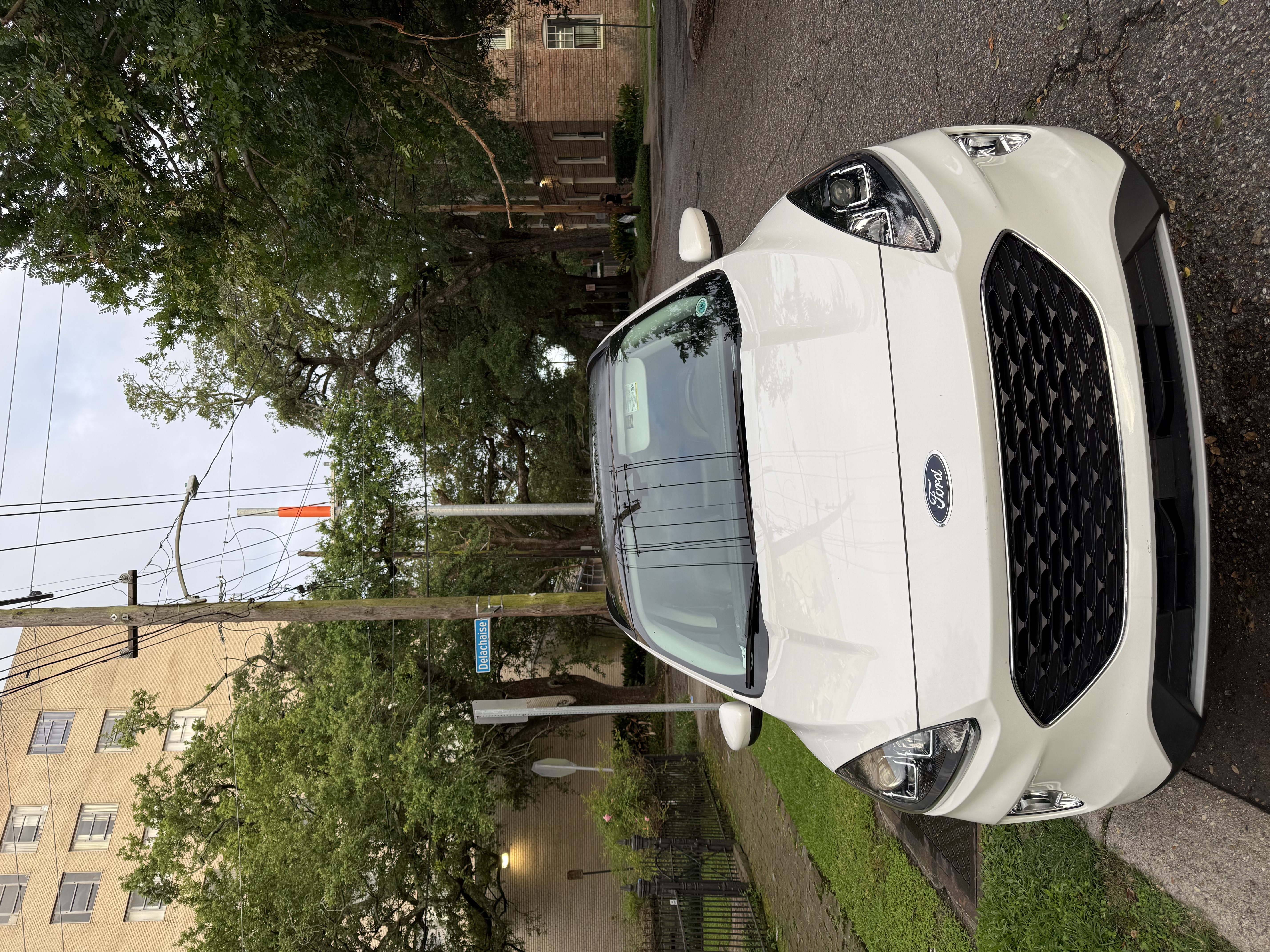 Used 2022 Ford Escape SEL w/ Technology Package FWD image 2