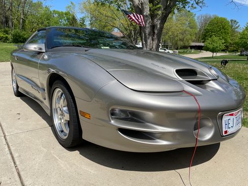 Used 2001 Pontiac Firebird Trans Am image 10