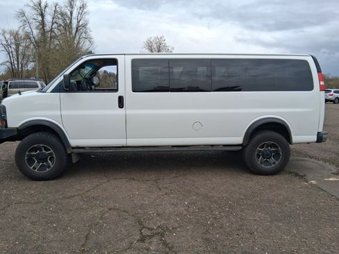 Used 2016 Chevrolet Express 3500 LT w/ LT Preferred Equipment Group image 2