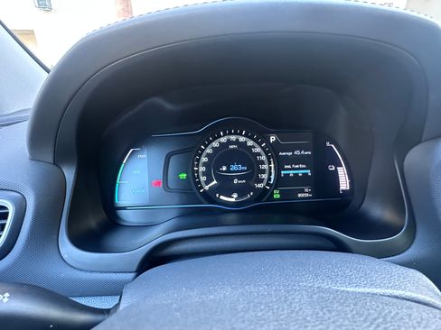 Used 2018 Hyundai Ioniq Limited image 14