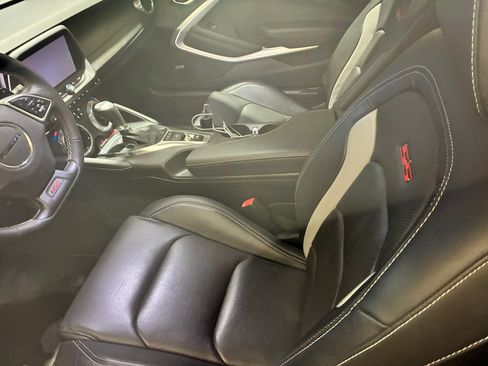 Used 2018 Chevrolet Camaro SS image 8