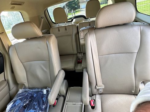 Used 2012 Toyota Highlander Limited image 24