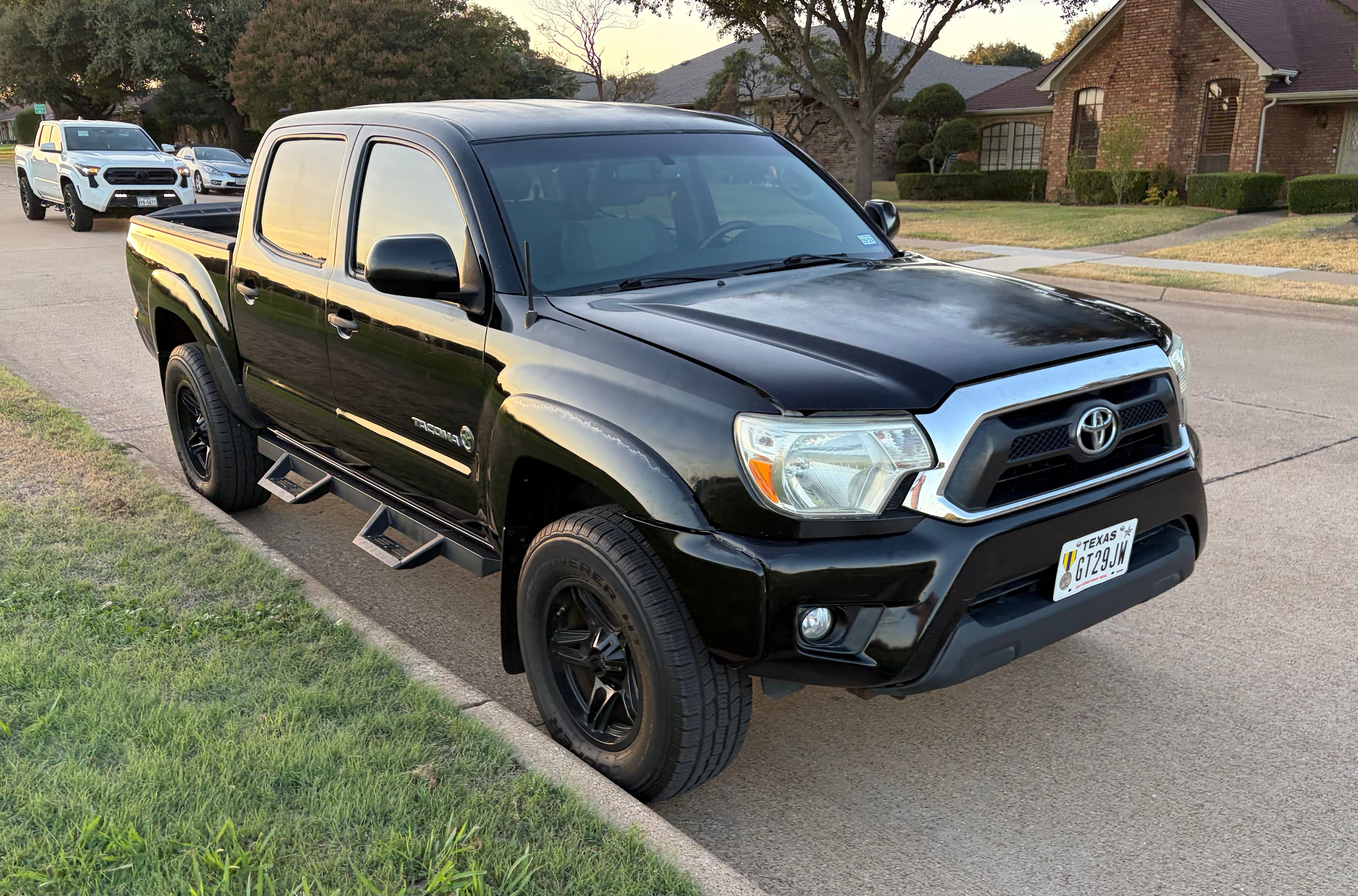 Used 2013 Toyota Tacoma PreRunner w/ SR5 Pkg RWD image 4