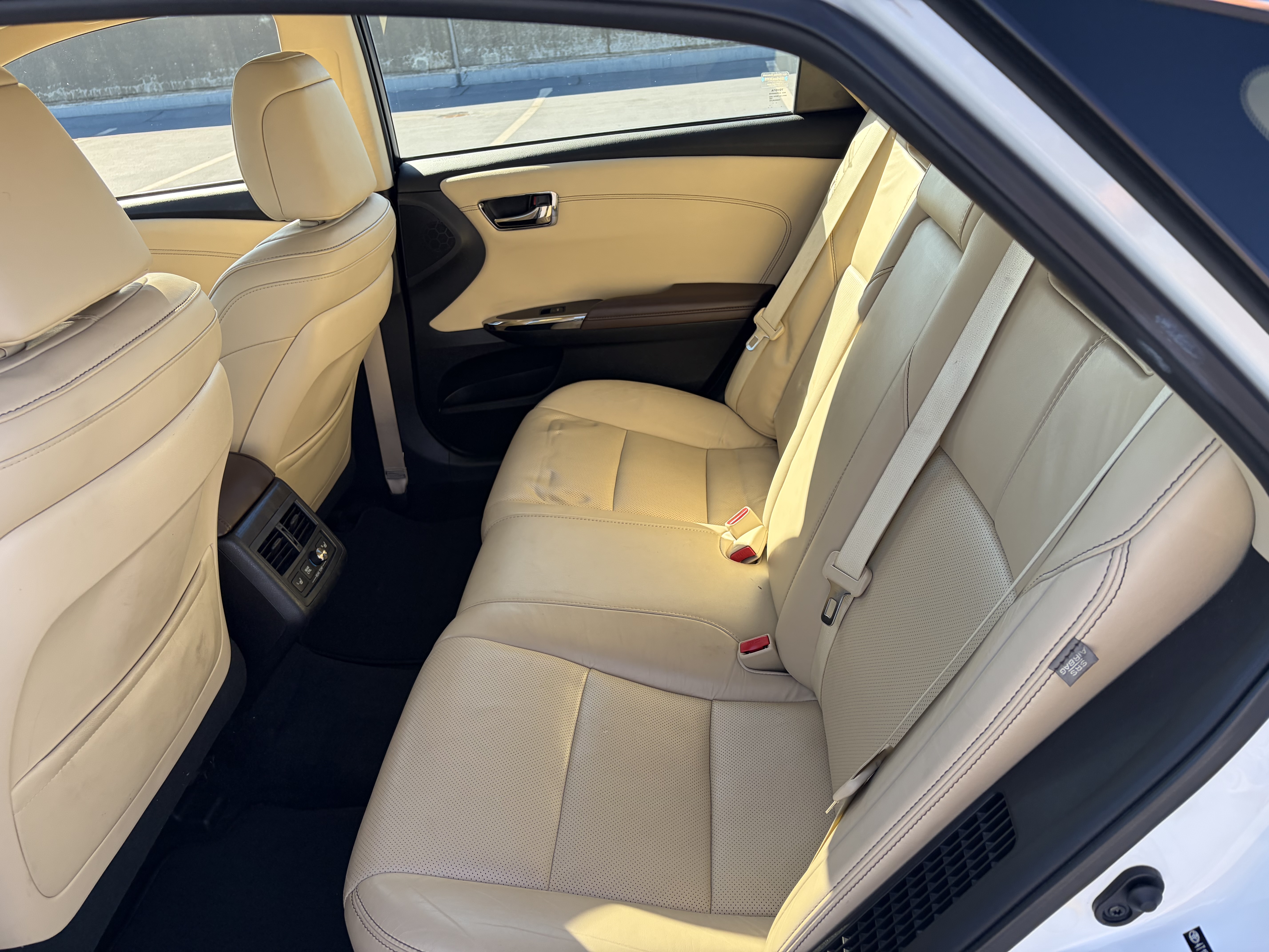 Used 2016 Toyota Avalon Limited w/ Toyota Safety Sense Package FWD image 12