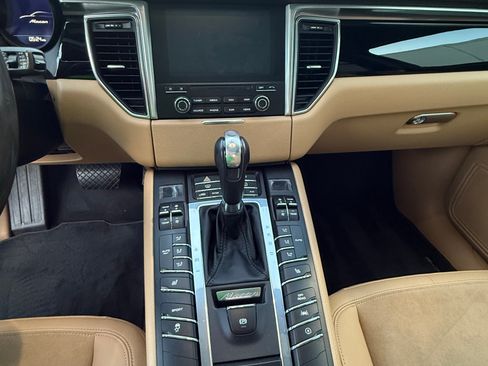 Used 2018 Porsche Macan Sport Edition image 2