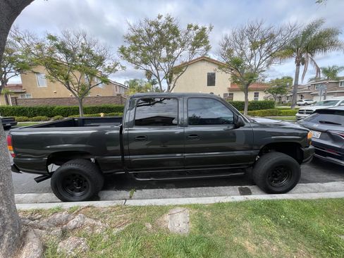 Used 2005 GMC Sierra 1500 SLT w/ Light Duty Power Package image 10