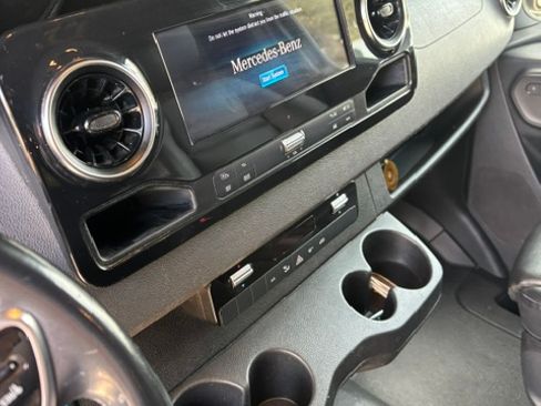 Used 2019 Mercedes-Benz Sprinter 4x4 144 image 16