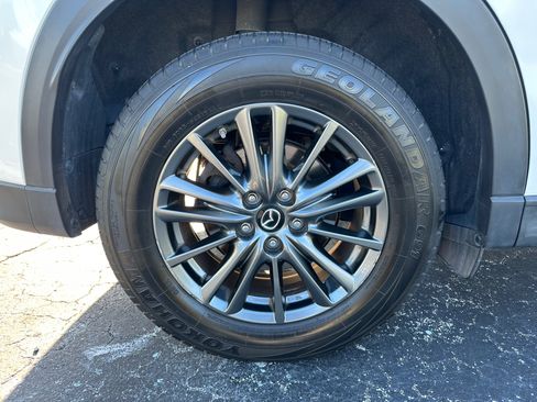 Used 2019 MAZDA CX-5 Touring FWD image 11