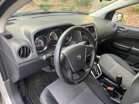 Used 2010 Dodge Caliber SXT image 17