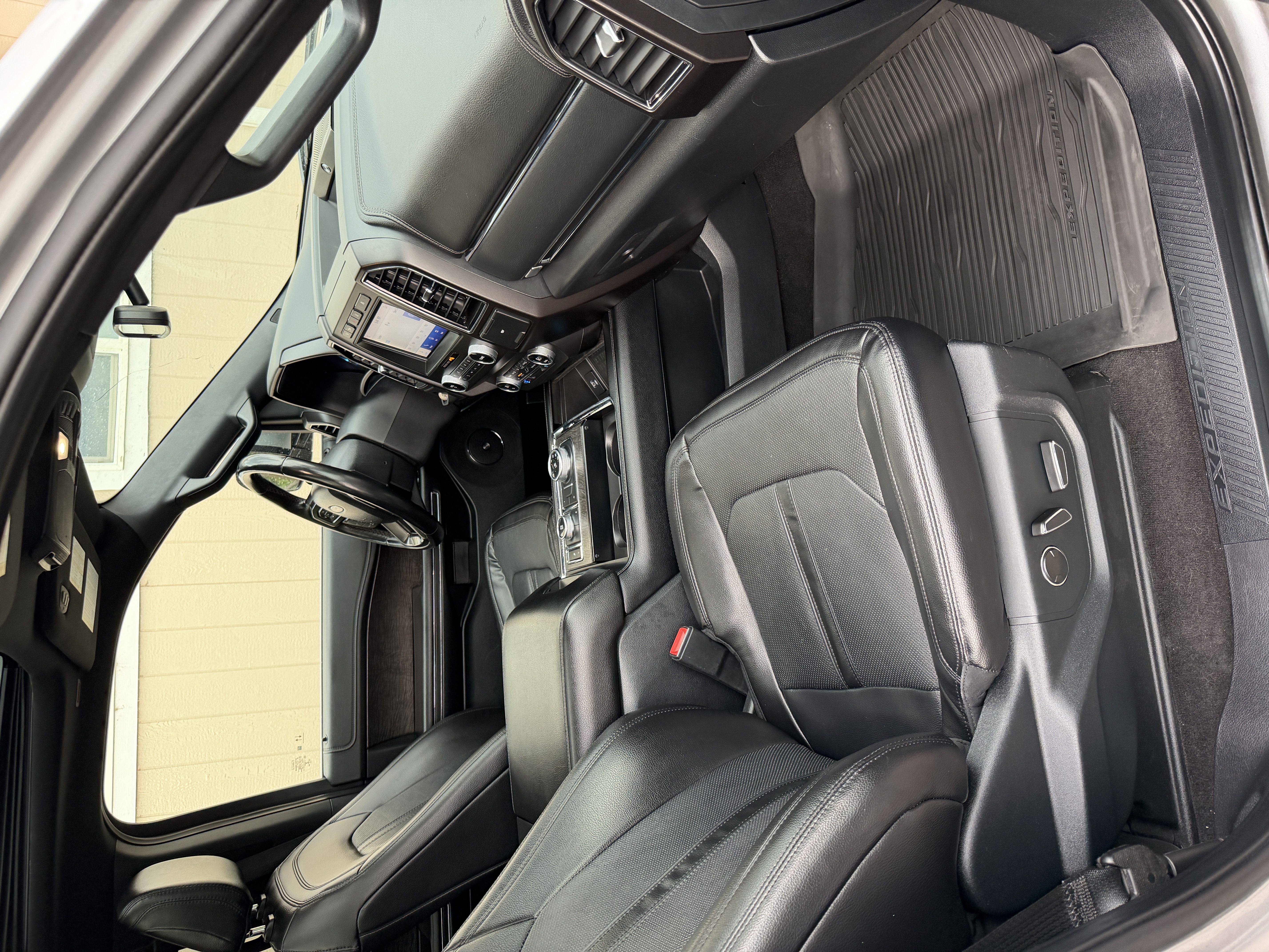 Used 2021 Ford Expedition Max Limited AWD/4WD image 24