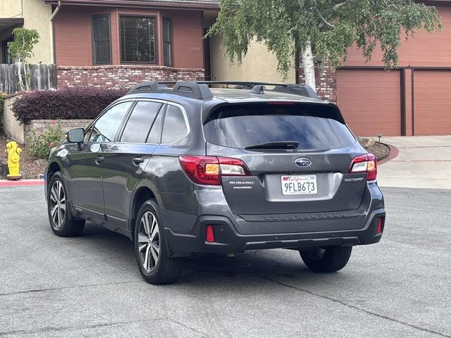 Used 2018 Subaru Outback 2.5i Limited AWD/4WD image 4