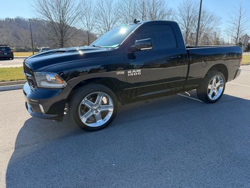 Used 2014 RAM 1500 Sport w/ Convenience Group image 4