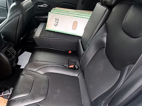 Used 2019 Jeep Cherokee Latitude Plus w/ Cold Weather Group image 5