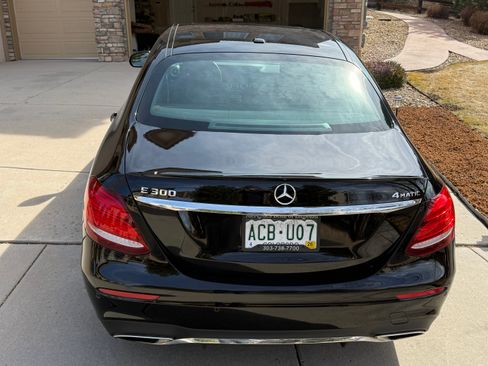 Used 2017 Mercedes-Benz E 300 4MATIC image 8