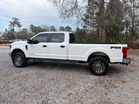 Used 2019 Ford F250 XL w/ Power Equipment Group image 2