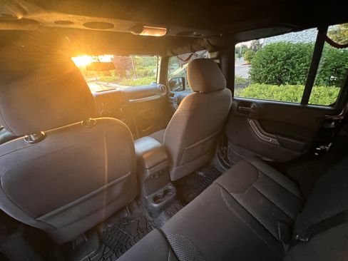 Used 2016 Jeep Wrangler Unlimited Sport image 20