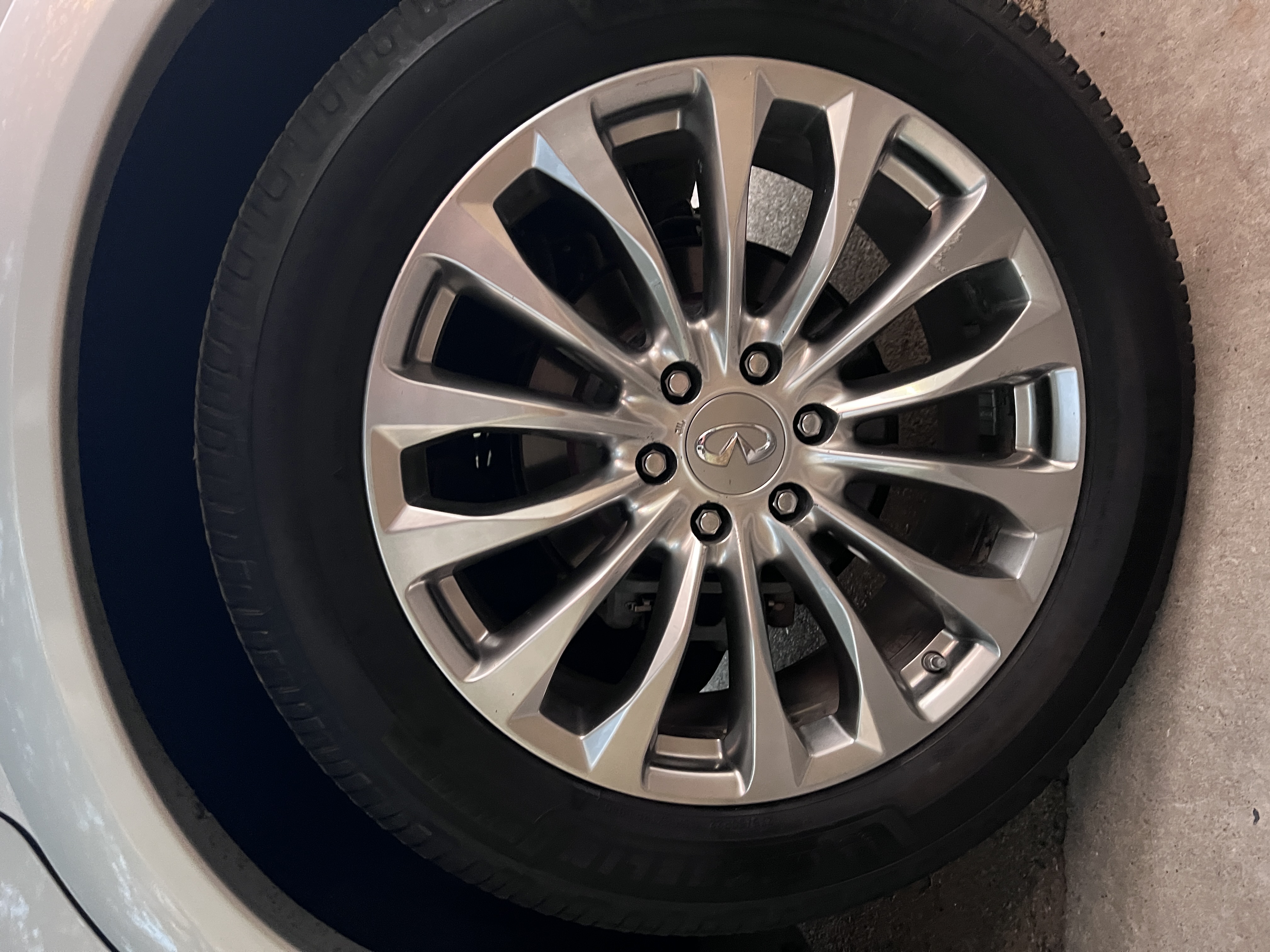 Used 2016 INFINITI QX80 2WD w/ Deluxe Technology Package image 24