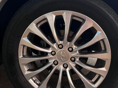 Used 2016 INFINITI QX80 2WD w/ Deluxe Technology Package image 15