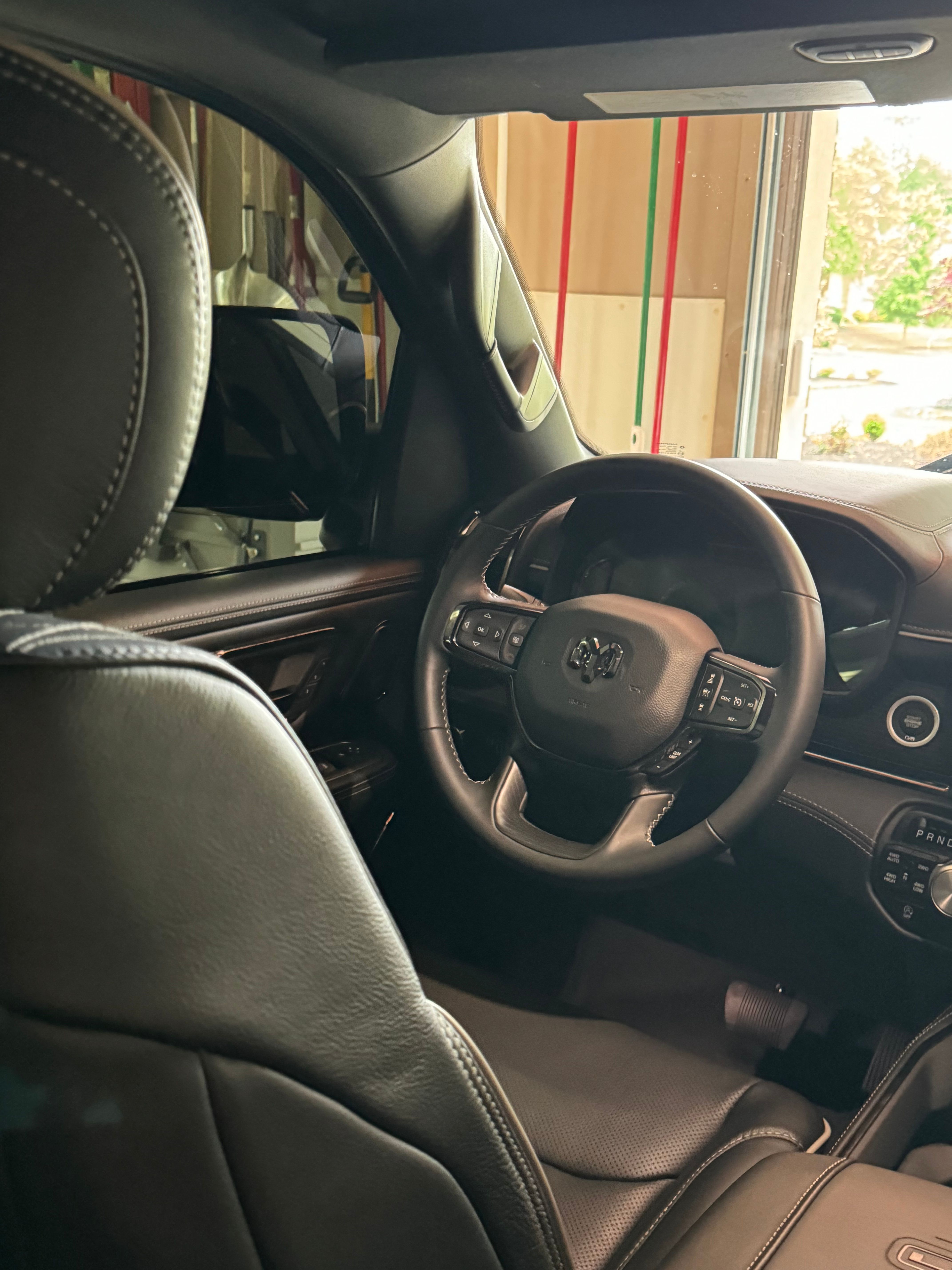 Used 2024 RAM 1500 Limited AWD/4WD image 17
