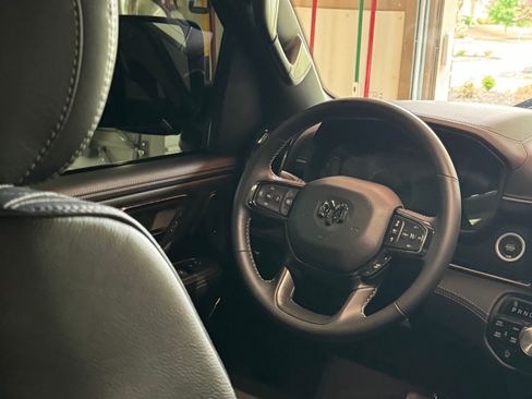 Used 2024 RAM 1500 Limited AWD/4WD image 17