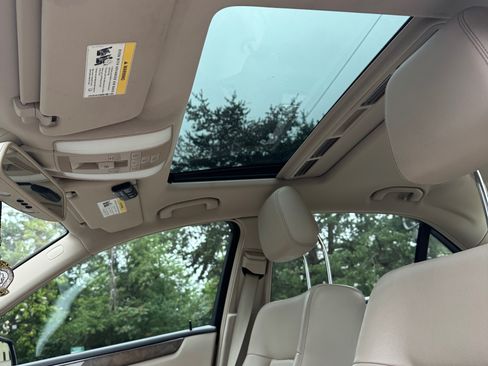 Used 2014 Mercedes-Benz E 350 4MATIC Sedan image 1